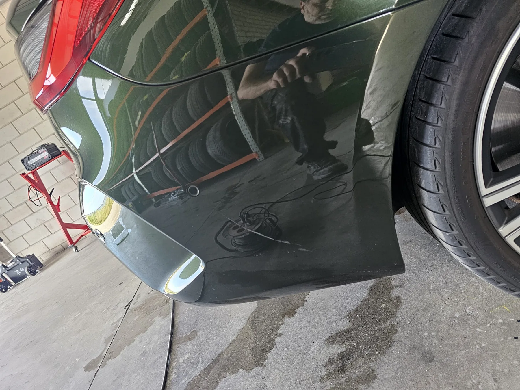 Groene cabrio na lakherstel